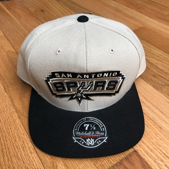 Mitchell & Ness Other - NEW San Antonio Spurs Mitchell & Ness Hat in Cream